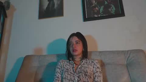ariana_whitee online show from June 12, 2026, 9:57 pm