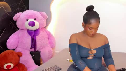 Snapshot of arianaablack chatting on May 13, 2026, 12:35 pm Ariana online show from May 13, 2026, 12:35 pm