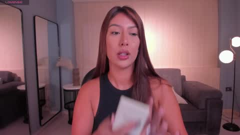Ariana Dumont online show from May 3, 2026, 3:51 pm