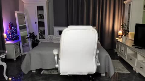 Ana online show from December 8, 2024, 5:01 pm