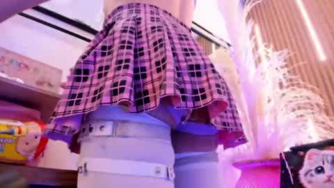 Ari  online show from December 18, 2025, 12:55 pm