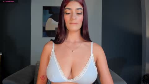 Ariana Tylor online show from February 5, 2025, 7:53 pm