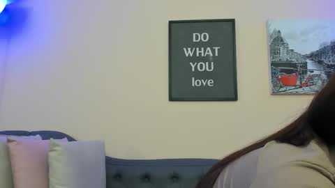 Arianavyx online show from February 4, 2026, 7:53 pm