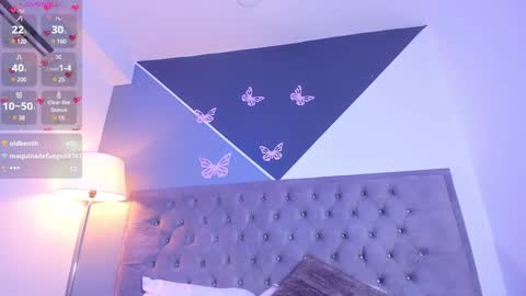 Snapshot of arianna_daviss chatting on January 5, 2025, 2:27 am online show from January 5, 2025, 2:27 am