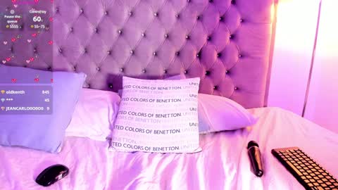 Snapshot of arianna_daviss chatting on January 12, 2025, 2:14 am online show from January 12, 2025, 2:14 am