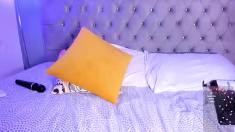 Snapshot of arianna_daviss chatting on February 11, 2025, 11:01 pm online show from February 11, 2025, 11:01 pm