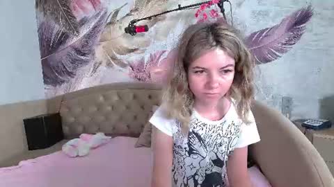 arianna_flower online show from June 26, 2026, 11:53 pm