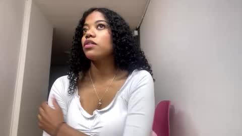 Snapshot of arianna_roxe_ chatting on May 26, 2026, 4:19 am arianna_roxe_ online show from May 26, 2026, 4:19 am