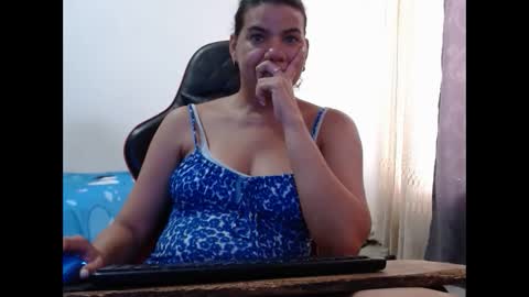 ariannaloovel online show from February 13, 2025, 4:28 pm