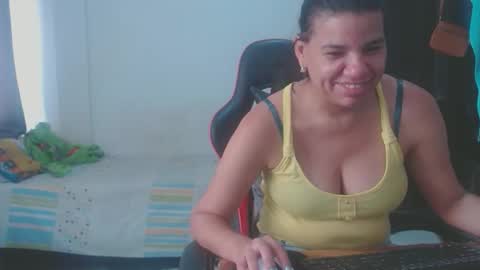 ariannaloovel online show from April 15, 2026, 4:25 pm