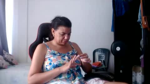 ariannaloovel online show from June 12, 2026, 6:07 pm