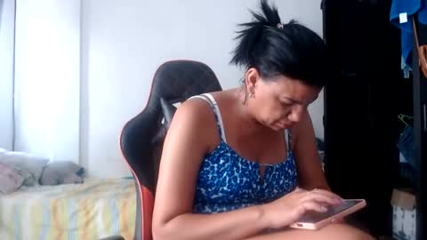 ariannaloovel online show from June 17, 2026, 6:53 pm