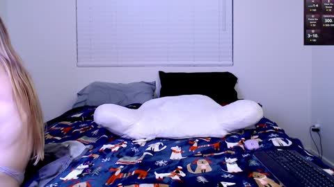 Arianna Pea online show from December 7, 2024, 5:04 am