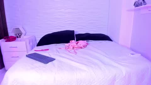 AriannaROux online show from September 16, 2025, 5:08 am