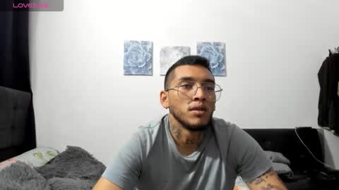 ariannawil online show from December 15, 2025, 12:26 am