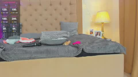 Jasica online show from February 4, 2025, 1:23 am