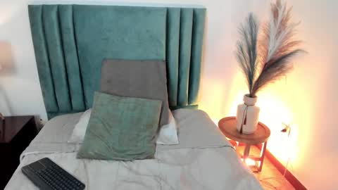 AriaSkyy  online show from March 4, 2025, 9:32 pm