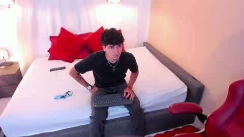 Ari and Aiden online show from June 16, 2026, 6:32 pm