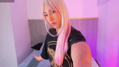 Snapshot of aribloom7 chatting on April 13, 2026, 3:45 am Welcome to Ari room online show from April 13, 2026, 3:45 am