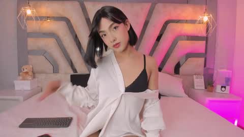 Snapshot of aribloom7 chatting on April 29, 2026, 8:04 pm Welcome to Ari room online show from April 29, 2026, 8:04 pm