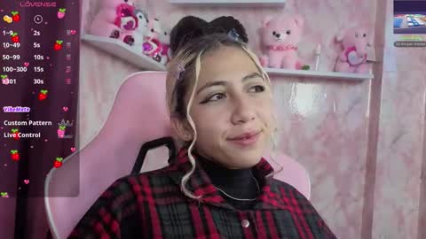 Ari Bunnie  online show from November 18, 2025, 11:59 pm