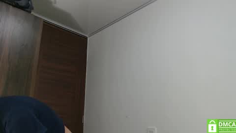 Snapshot of aribunnie chatting on March 7, 2026, 6:21 am Ari Bunnie online show from March 7, 2026, 6:21 am