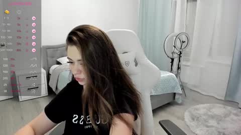 Snapshot of ariel__grand chatting on February 21, 2025, 4:37 pm Ariel online show from February 21, 2025, 4:37 pm