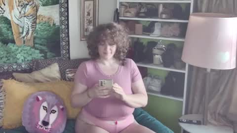 Snapshot of arielabai chatting on October 14, 2025, 6:42 pm Arielle Ari online show from October 14, 2025, 6:42 pm