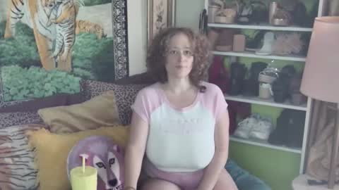 Snapshot of arielabai chatting on October 16, 2025, 5:36 pm Arielle Ari online show from October 16, 2025, 5:36 pm