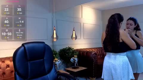 arielblossom____ online show from February 19, 2026, 12:01 pm