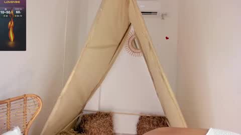 Snapshot of ariella_ruiz chatting on September 19, 2025, 12:06 pm A R I online show from September 19, 2025, 12:06 pm