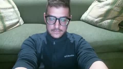 Snapshot of arielsinho chatting on October 17, 2025, 12:14 am Anon online show from October 17, 2025, 12:14 am