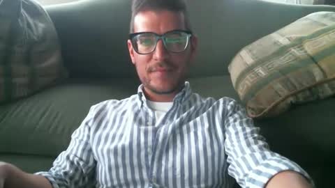 Snapshot of arielsinho chatting on October 30, 2025, 9:59 pm Anon online show from October 30, 2025, 9:59 pm