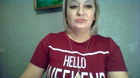 Snapshot of arielxloveresss chatting on November 29, 2025, 8:17 am ArielXLoveresss online show from November 29, 2025, 8:17 am