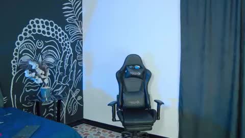 Ari online show from December 22, 2025, 8:28 pm