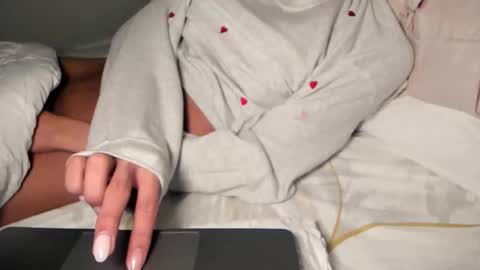 Aria online show from February 15, 2026, 5:37 am