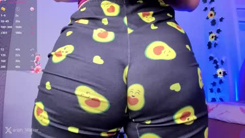 Snapshot of ariiah_walker_ chatting on October 1, 2025, 1:33 am Ariah online show from October 1, 2025, 1:33 am