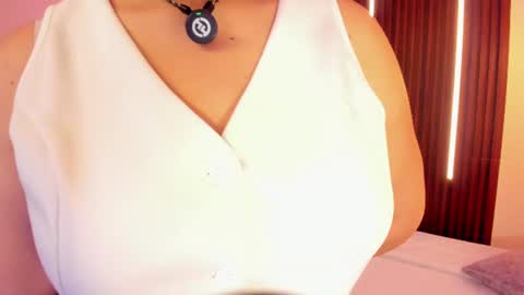  Arianna  online show from June 20, 2026, 1:25 pm