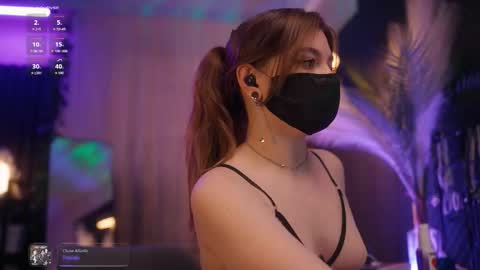 Arina online show from November 30, 2025, 1:26 pm