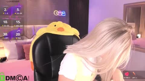 Ari  online show from October 6, 2025, 9:45 pm