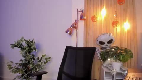 Ari Robert online show from October 13, 2025, 3:17 am