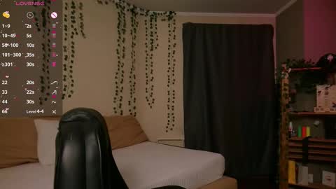 Astrid online show from October 11, 2025, 1:05 am