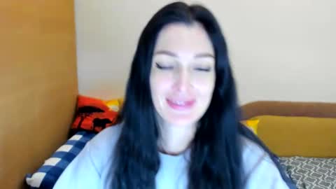 armanigirl online show from November 22, 2025, 1:32 pm