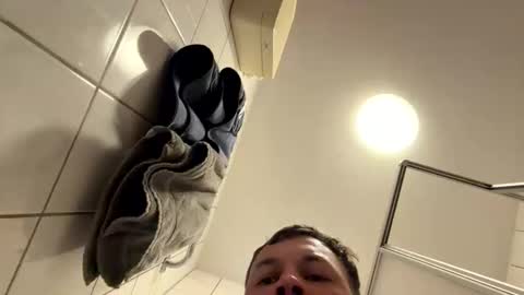 armyskater32 online show from April 29, 2026, 7:53 pm