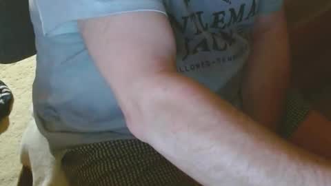 Snapshot of arnie12 chatting on October 25, 2025, 12:13 pm Arnie online show from October 25, 2025, 12:13 pm