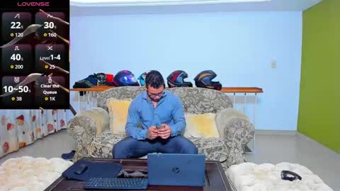 Snapshot of arnold_sexy_hot98 chatting on October 6, 2025, 10:02 am arnold sexy hot98 online show from October 6, 2025, 10:02 am