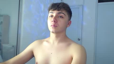 Snapshot of aron__cooper chatting on March 7, 2025, 2:36 am aron__cooper online show from March 7, 2025, 2:36 am