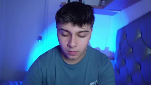 aron__cooper online show from May 9, 2026, 2:28 am