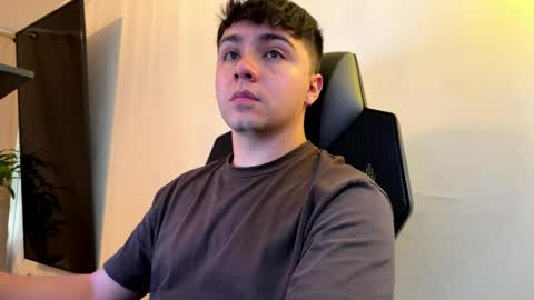 aron__cooper online show from May 15, 2026, 1:18 pm