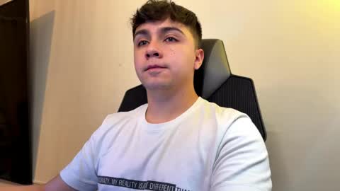 aron__cooper online show from May 17, 2026, 2:13 pm